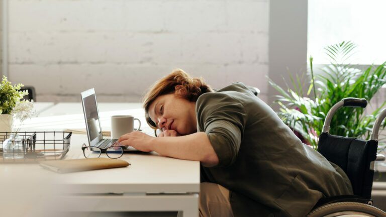 Read more about the article Gehst Du oft müde und erschöpft durch den Tag?
